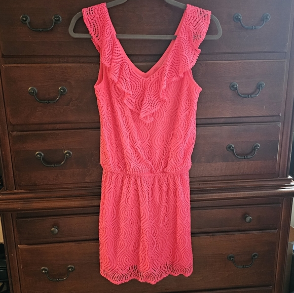 Lilly Pulitzer size x-small -Great for size 2 to 4 and possibly a 6. - Picture 1 of 4